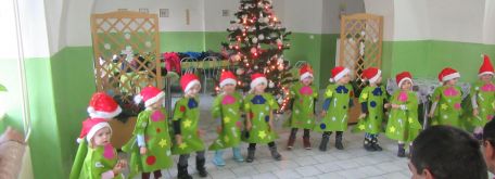 "pod jedličkou" vystúpenie detí z mš pruské - IMG_2448
