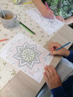 Projekt krok k seniorom – kognitívna stimulácia podporená hudobnou terapiou - 494822723_1212868887192964_5457250936565768502_n