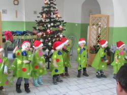 "Pod jedličkou" vystúpenie detí z MŠ Pruské